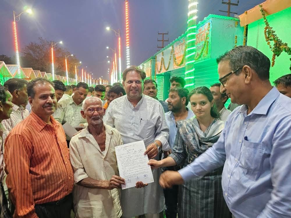 नवरात्रि के शुभ अवसर पर रुद्रपुर नगर निगम के सामने #_The_Rudra_Vending_Zone में आदरणीय मुख्यमंत्री श्री पुष्कर सिंह धामी जी द्वारा 